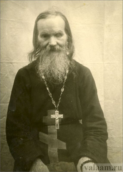 ТРУДНО Е ДА СИ СВЕЩЕНИК