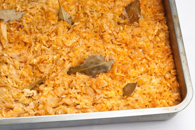 Кисело зеле с ориз на фурна
