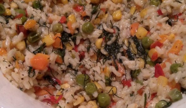 Пролетни зеленчуци с ориз на фурна